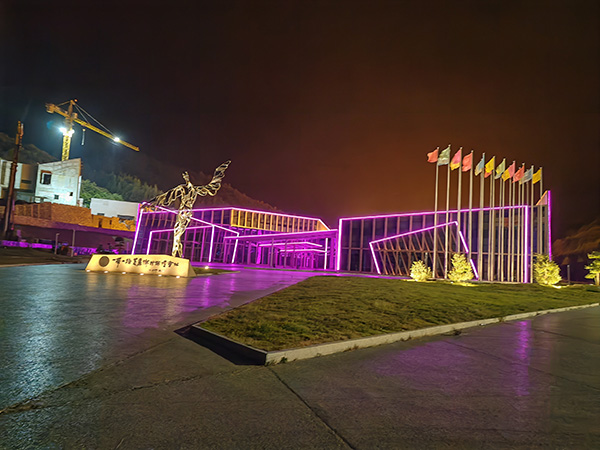 城市亮化是现代城市建设的重要组成部分,它不仅可以美化城市的夜景,还能提升城市的整体形象。随着科技的不断进步,城市亮化也得到了更多的关注和创新。本文将介绍一些关于城市亮化的创意和技术,帮助读者了解城市亮化的重要性以及如何进行阿克陶城市亮化的规划和实施。 城市亮化是现代城市建设的重要组成部分,它不仅可以美化城市的夜景,还能提升城市的整体形象。随着科技的不断进步,城市亮化也得到了更多的关注和创新。本文将介绍一些关于城市亮化的创意和技术,帮助读者了解阿克陶城市亮化的重要性以及如何进行阿克陶城市亮化的规划和实施。